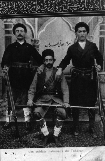 اسناد مصور-میراث مکتوب معماری-مشروطه-سربازان ملی طهران