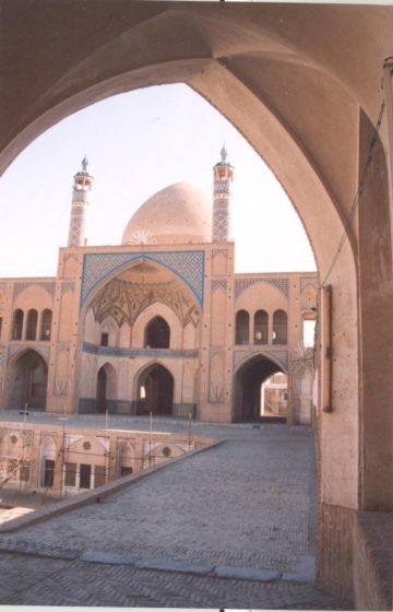استان ها-اصفهان-کاشان-مدرسه آقابزرگ-مهر 1384