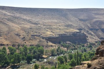 استان ها-اردبیل-مشگین شهر-روستای اونار-غارهای بینه لر