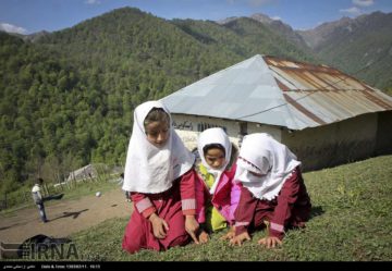 استان ها-گیلان-دبستان روستای شاد میلرزان
